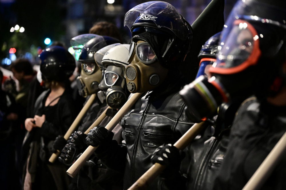 Πολυτεχνείο 52 χρόνια μετά: Ψωμί, παρα-παιδεία και ασυδοσία - Μια κουρασμένη μεσόκοπη επέτειος