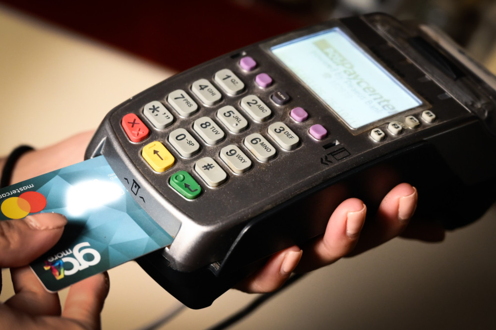 IRIS: Υποχρεωτικό από 1η Δεκεμβρίου  για όλες τις επιχειρήσεις - Τι θα ισχύσει με τα πρόστιμα