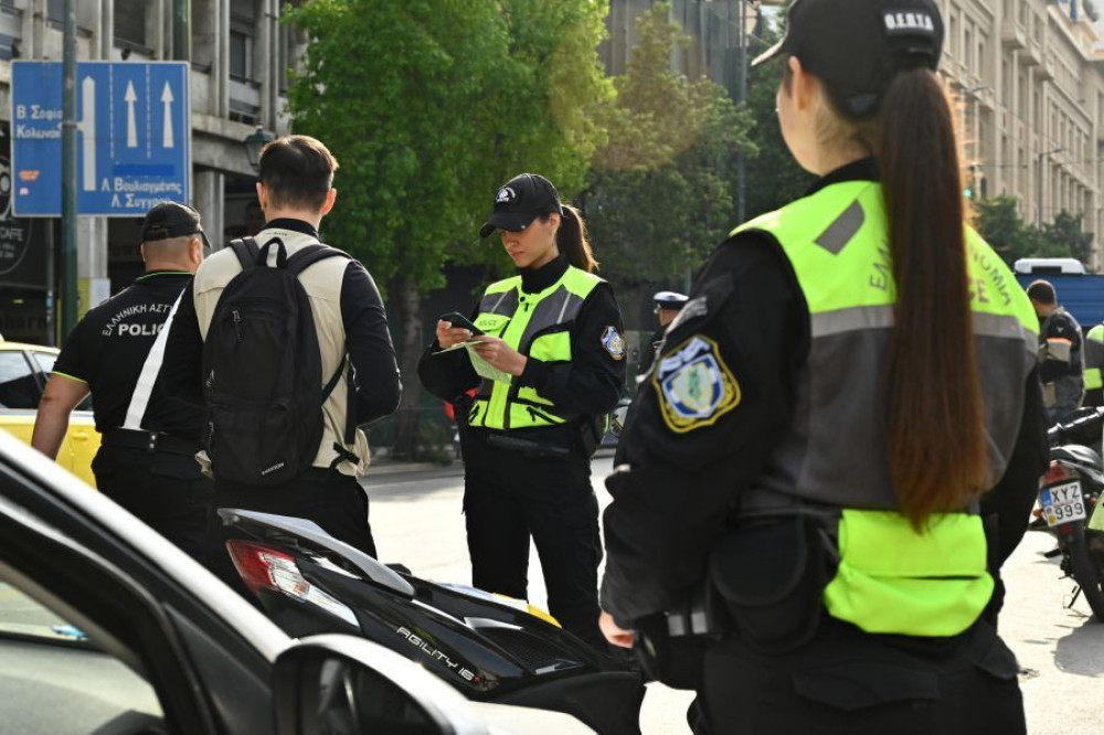 Νέος αυστηρότερος ΚΟΚ και κοινωνική ανακούφιση: κι όμως γίνεται