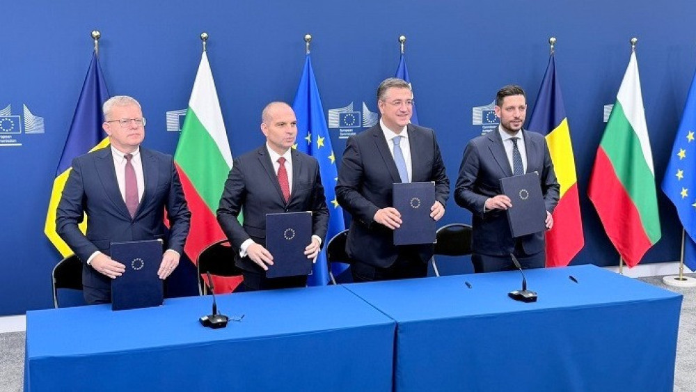 Απόστολος Τζιτζικώστας για σιδηροδρομικό άξονα Ελλάδας, Βουλγαρίας, Ρουμανίας: «Ορόσημο για όλη την Ευρώπη»