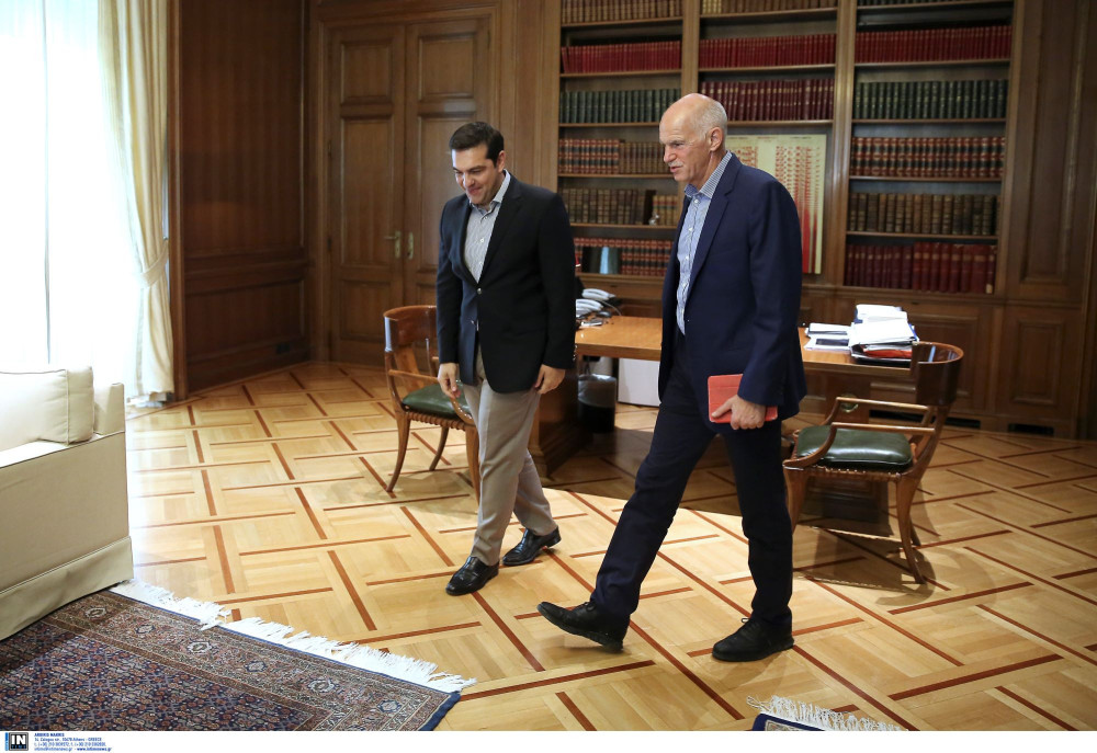 Ο Αλέξης Τσίπρας αντιγράφει Γιώργο Παπανδρέου: λέει στους αγρότες «λεφτά υπάρχουν»