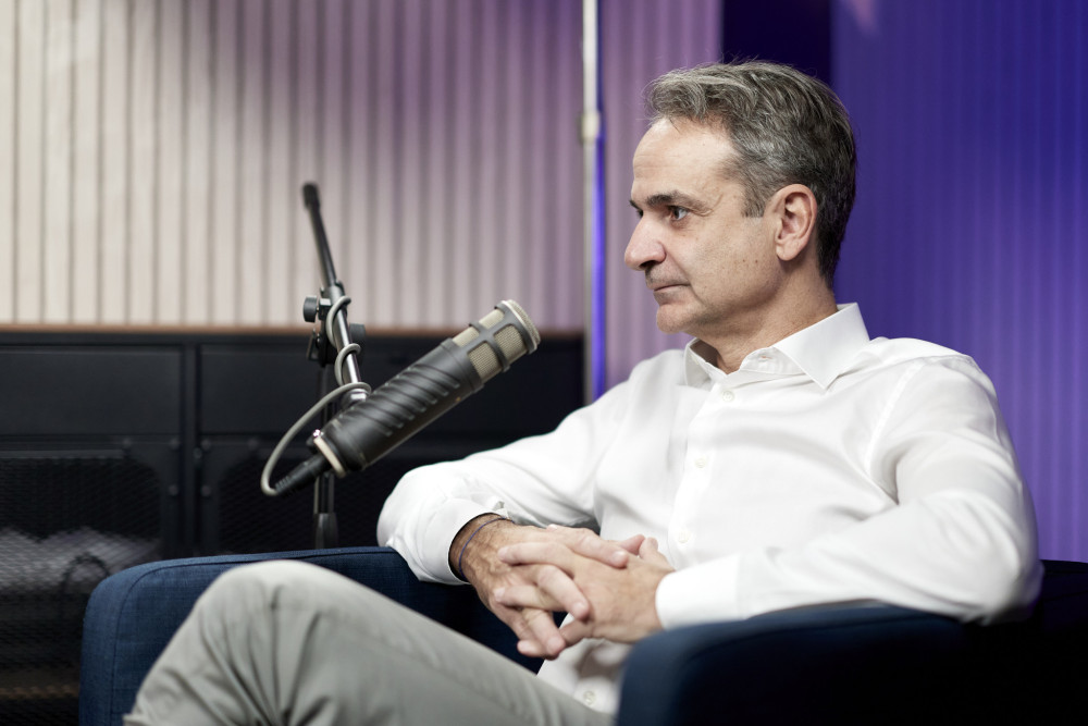 O Κυριάκος Μητσοτάκης στο podcast «Θα Σας Ειδοποιήσουμε»: Τι είπε για ΟΠΕΚΕΠΕ, ακρίβεια, εκλογές (video)