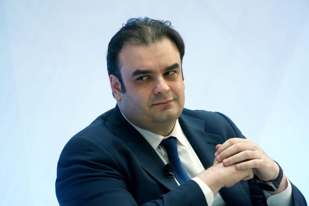 Bloomberg: οι υψηλοί συμβολισμοί στην υποψηφιότητα Πιερρακάκη για το Eurogroup