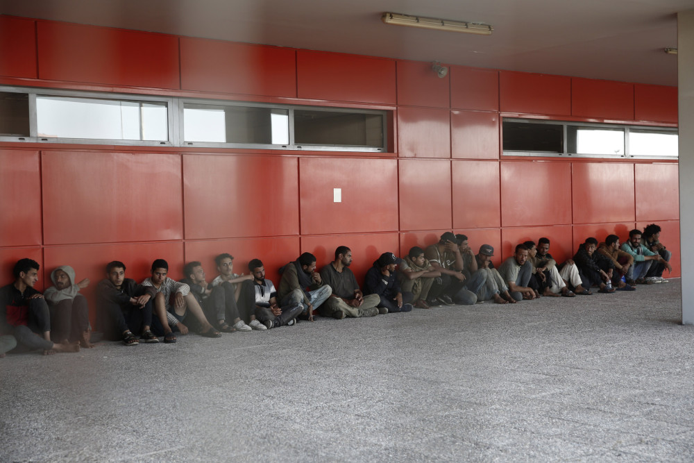 Νέο μεταναστευτικό νομοσχέδιο: Fast track άδειες, αυστηρές ποινές και tech visas - Όλες οι αλλαγές