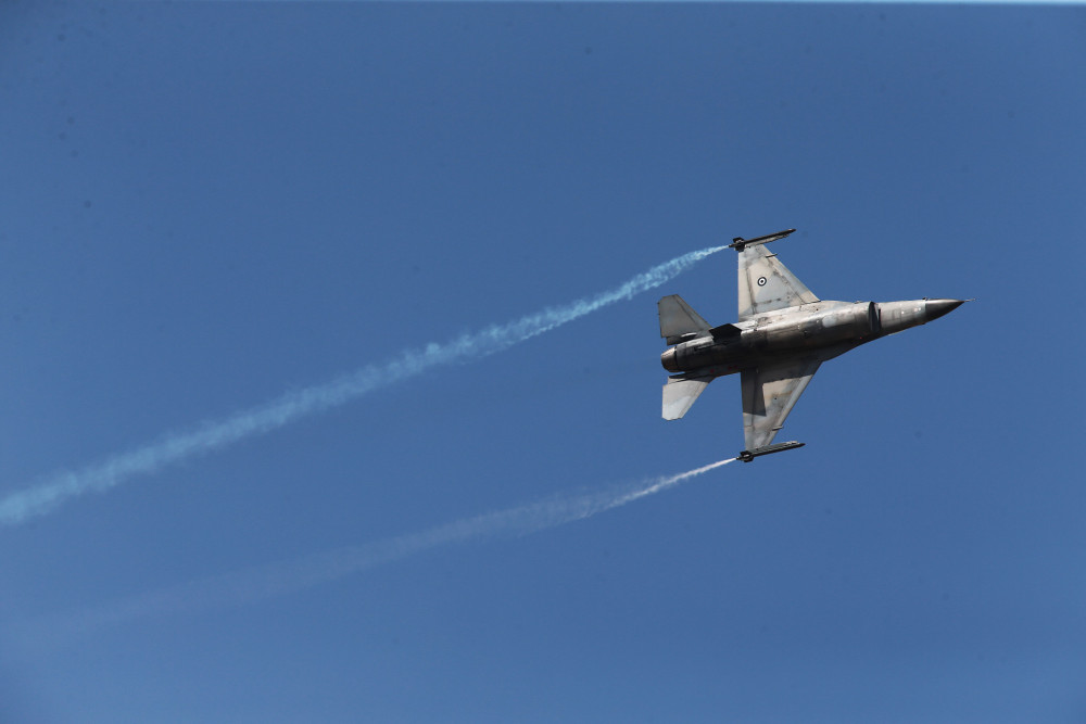 Τα τέσσερα ελληνικά F-16 προσγειώθηκαν στην Κύπρο