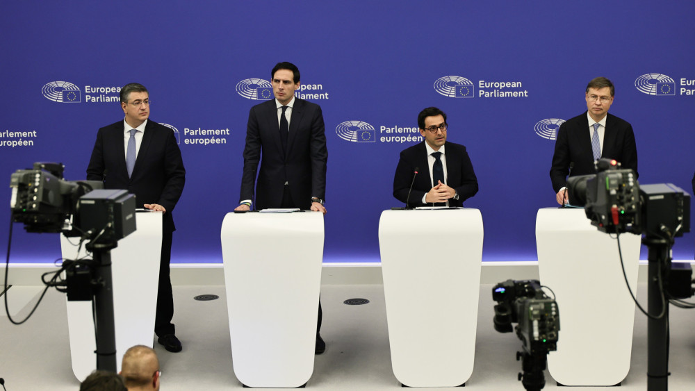 Επίσημο: η ΕΕ χαλαρώνει τους κανόνες CO2 - Το Automotive Package και η νέα στρατηγική για την αυτοκινητοβιομηχανία έως το 2035