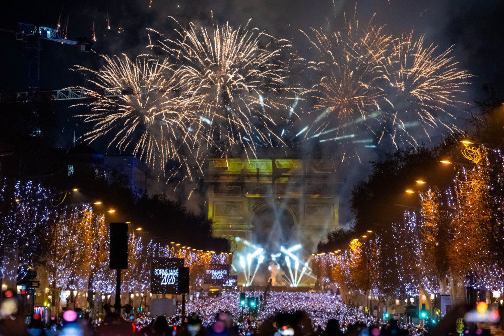 Γαλλία: πάνω από 1.000 πυρπολήσεις οχημάτων τη νύχτα της Πρωτοχρονιάς