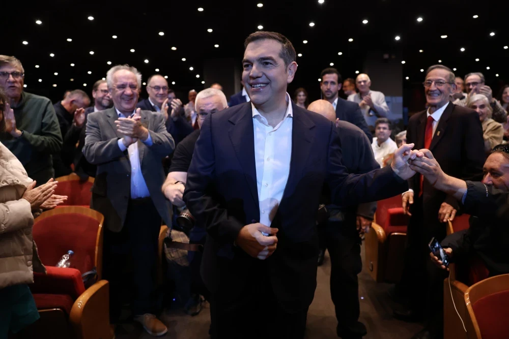 Νέα επίθεση Βαξεβάνη στον Τσίπρα: Γέμισε τον ΣΥΡΙΖΑ με «τιποτάδες», όπως τον Νίκο Παππά