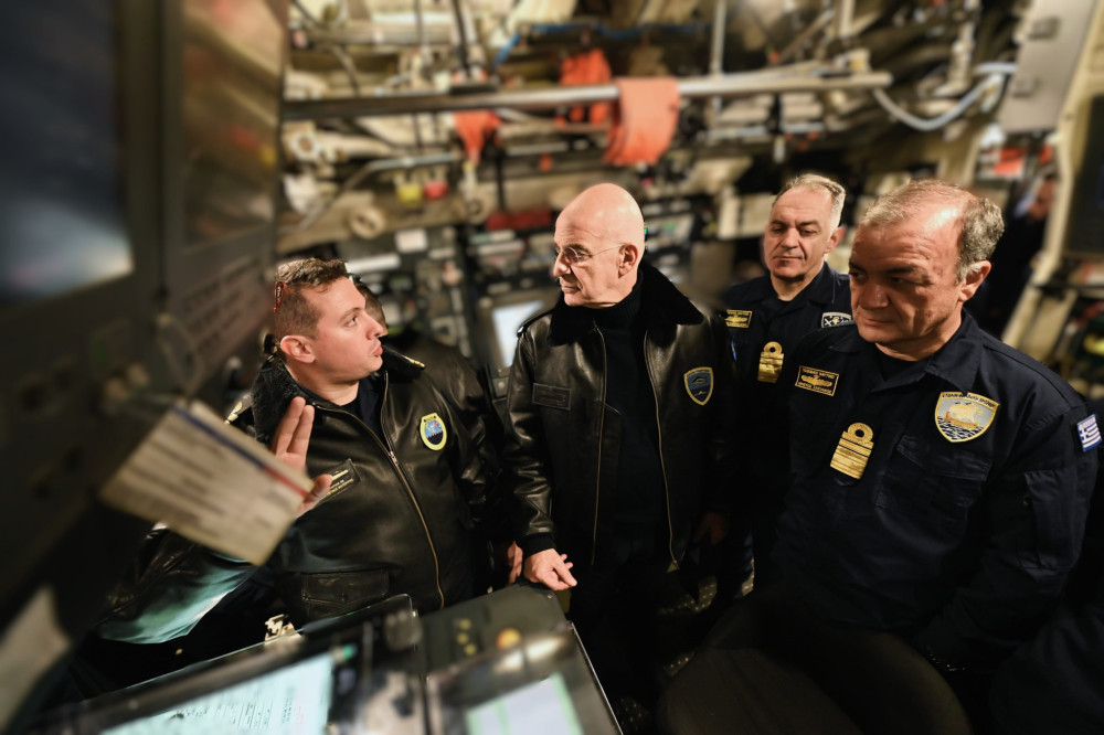 Ο ΥΕΘΑ Νίκος Δένδιας παρευρέθηκε σε βολή νέου τύπου τορπίλης στο Υ&#x2F;Β «ΠΙΠΙΝΟΣ» (photos)