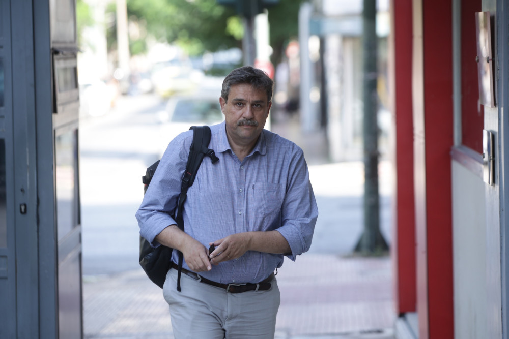 Γεμίσαμε συγγραφείς: Και ο Ξανθός γράφει βιβλίο για να «αγιοποιήσει» την περίοδο ΣΥΡΙΖΑ