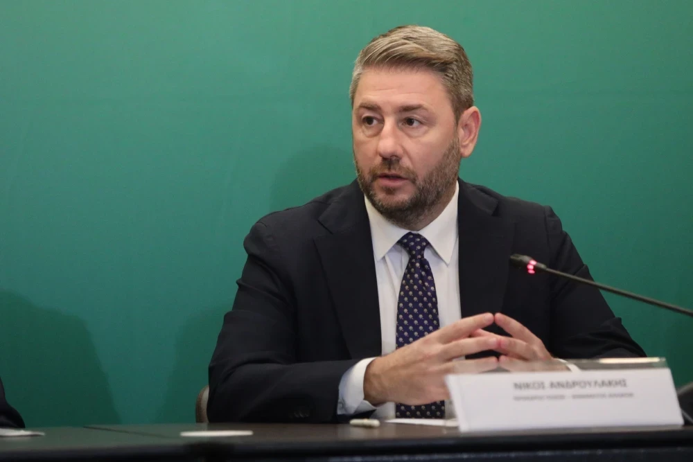 Μεθοδεύσεις Ανδρουλάκη για να μην επανεκλεγούν Κωνσταντινόπουλος και Παρασκευαΐδης