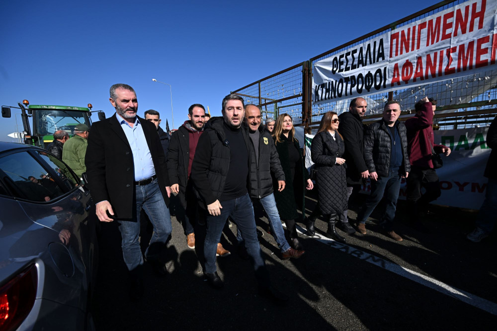 Επιχειρούν να καπελώσουν τις αγροτικές κινητοποιήσεις: εργαλειοποίηση και από το ΠΑΣΟΚ