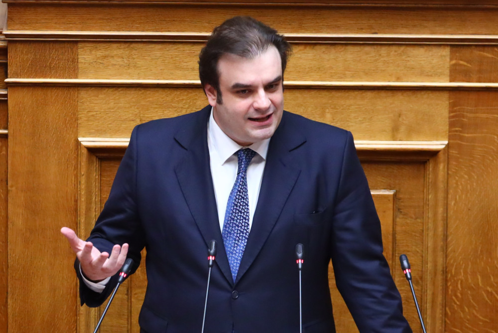 Κυριάκος Πιερρακάκης: Η πολιτεία διορθώνει αδικίες - Οι πληγέντες σε Μάτι και Μάνδρα αντιμετωπίζονται όπως οι συγγενείς θυμάτων των Τεμπών