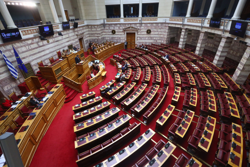 Βουλή: Με ευρεία στήριξη ψηφίστηκαν οι ρυθμίσεις για Μάτι και Μάνδρα