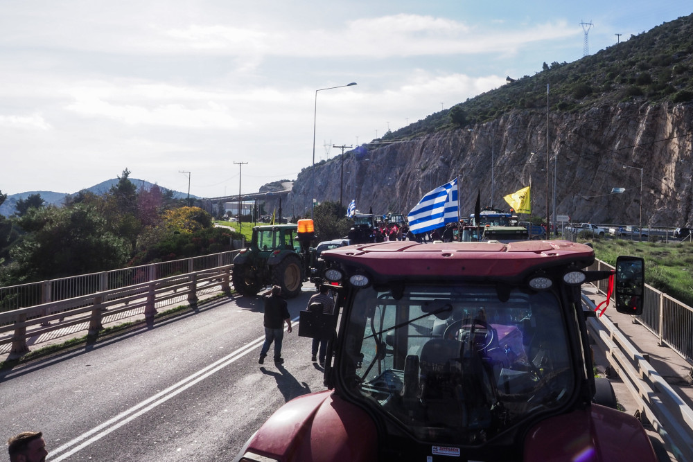 Εγκολφόπουλος για ένστολους στα μπλόκα αγροτών: Δεν σέβονται τη στολή που φοράνε - Στρατοδικείο (video)