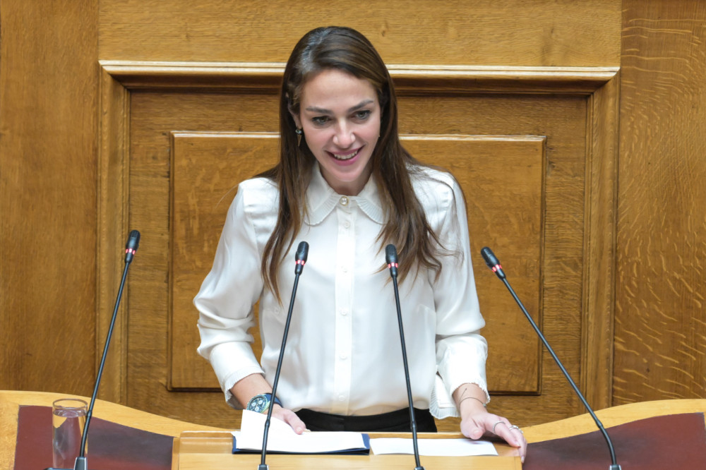 Δόμνα Μιχαηλίδου: Κοινωνικά δίκαιος ο Προϋπολογισμός - Στήριξη οικογενειών από τη γέννηση έως τη στέγη