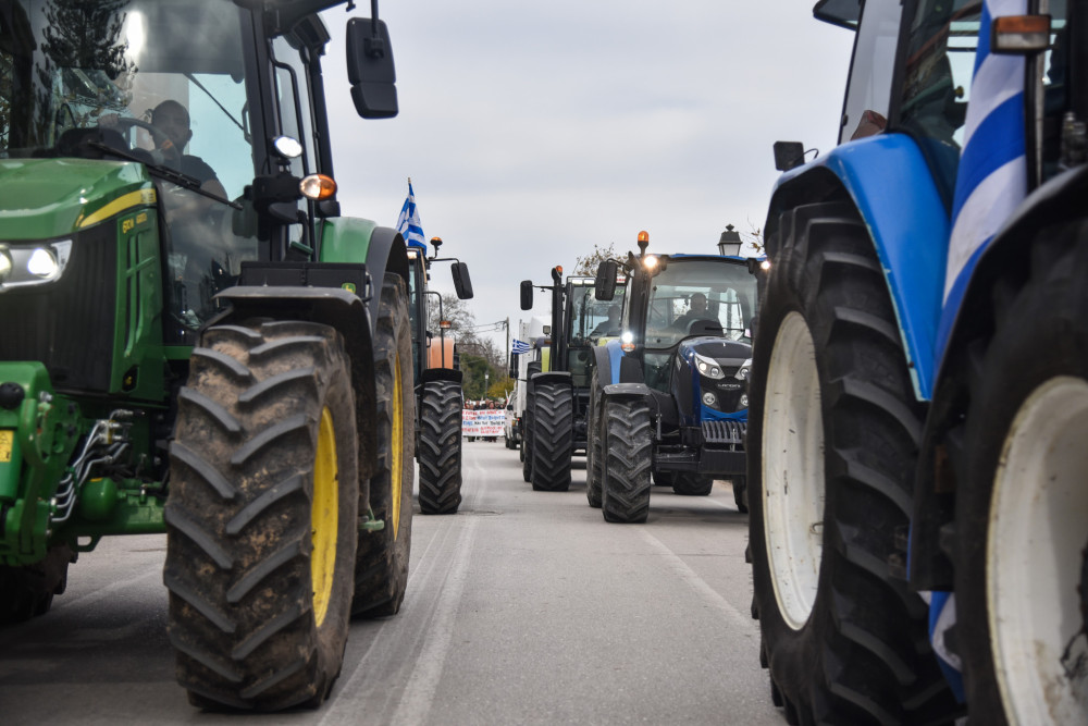 Αγροτικά μπλόκα: στα άκρα η εργαλειοποίηση από την αντιπολίτευση