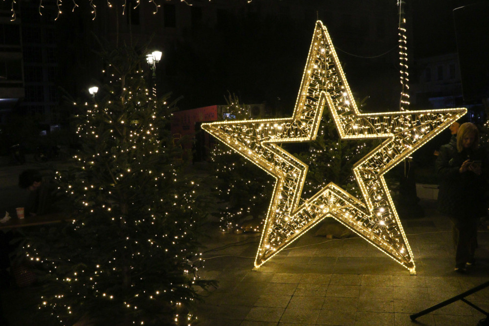 Από την Τανζανία ως τη Δανία: Πώς γιορτάζουν τα Χριστούγεννα οι Έλληνες του εξωτερικού