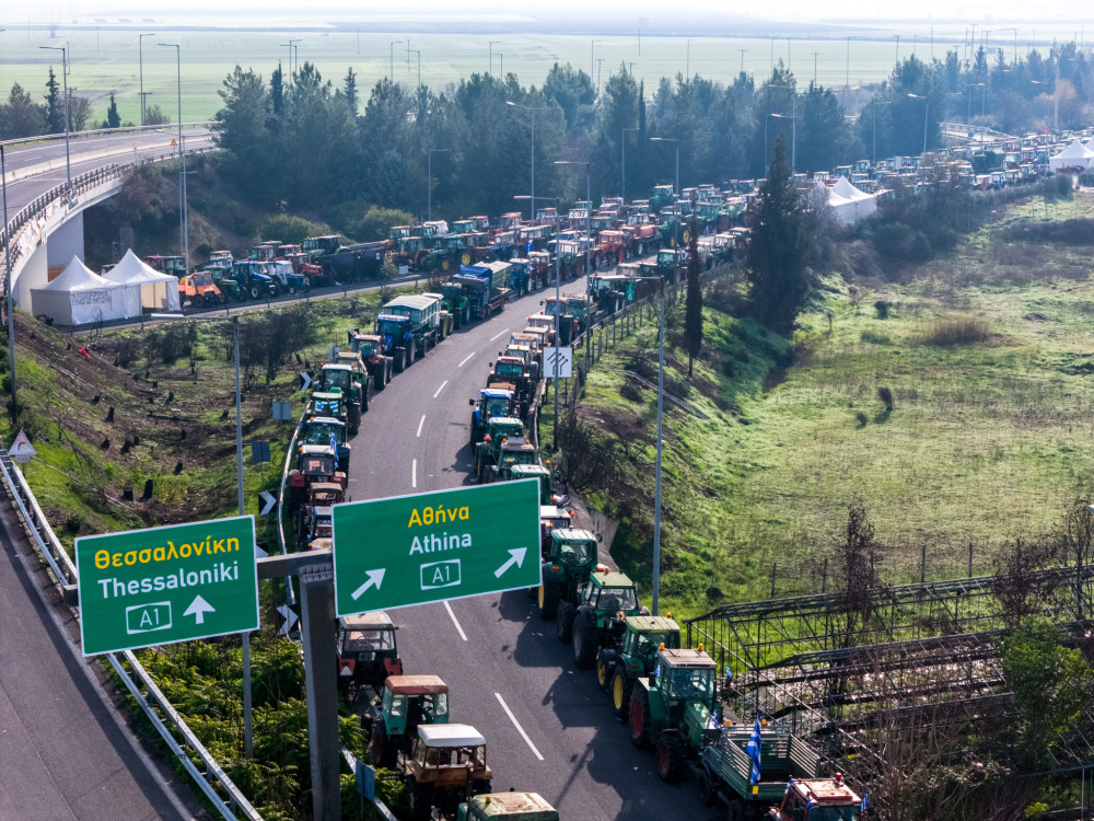 Ανησυχία ΣΕΤΕ για τα μπλόκα: έκκληση για αποκατάσταση της κανονικότητας στο οδικό δίκτυο