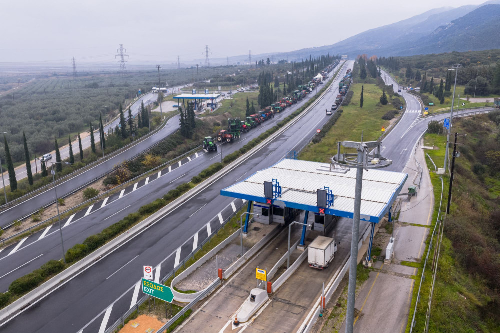 Κρατάνε σε ομηρία τη χώρα