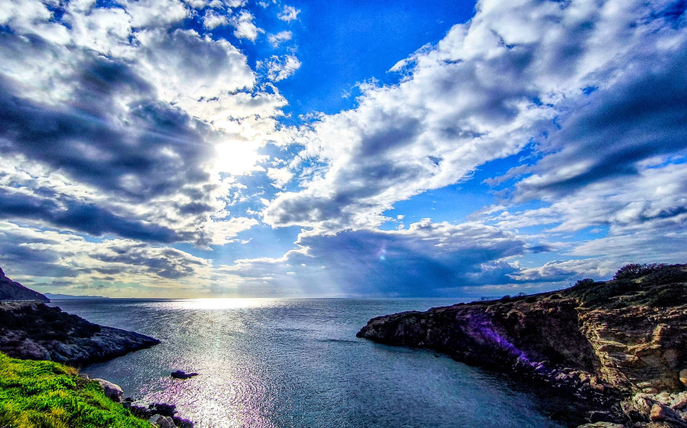 Αλλάζει ο καιρός: άνοδος της θερμοκρασίας με παροδικές νεφώσεις και λίγες τοπικές βροχές