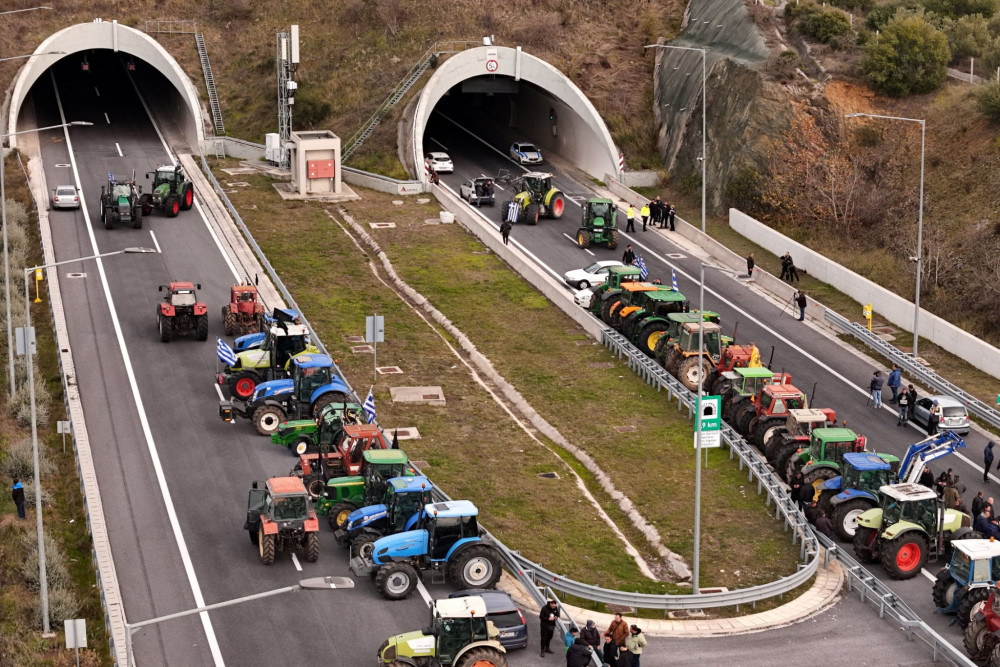 Άνοιξαν οι σήραγγες των Τεμπών μετά την αγροτική κινητοποίηση (photos)