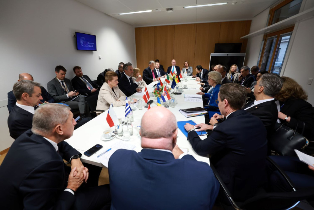 Ουκρανία: «Δεν θα φύγουμε από εδώ χωρίς απόφαση», λένε Αντόνιο Κόστα και Ούρσουλα φον ντερ Λάιεν