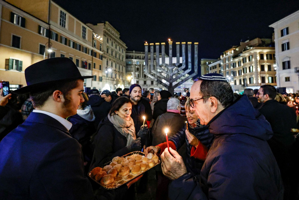 Ενισχυμένα μέτρα ασφαλείας σε μεγάλες πόλεις παγκοσμίως για τον εορτασμό του Χάνουκα