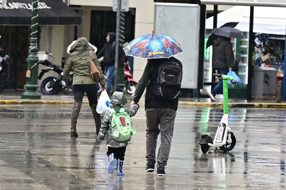 Κακοκαιρία στην Αττική: ισχυρές βροχές και κυκλοφοριακό χάος