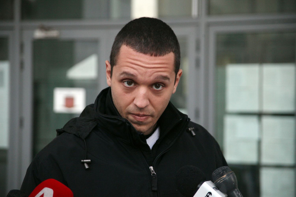 Με φόντο τα μπλόκα, ο καταδικασμένος Κασιδιάρης ξαναπουλά πατριωτισμό (video)