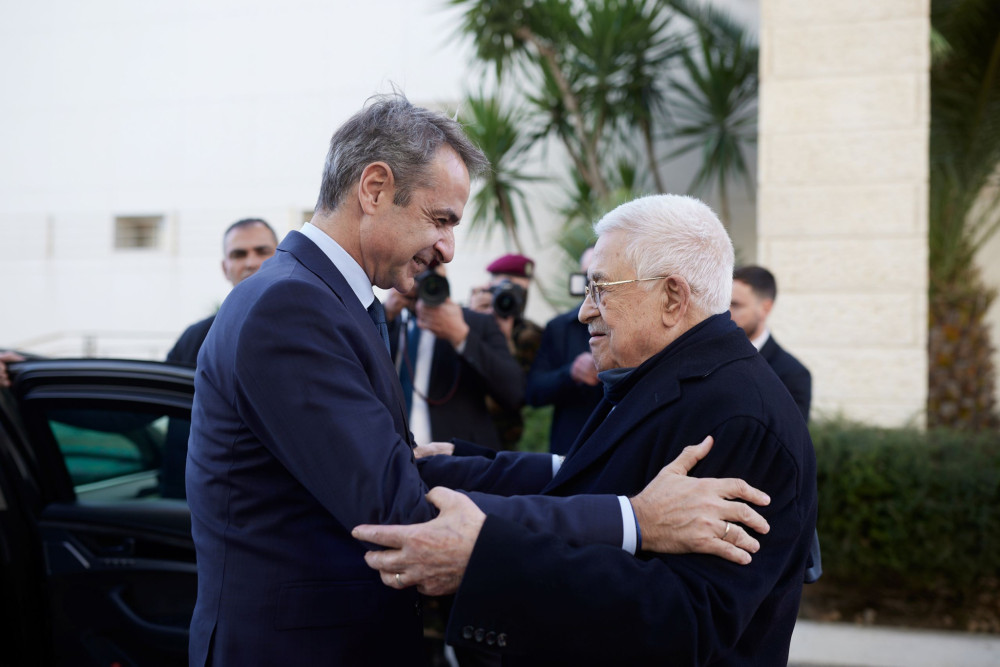 Συνάντηση Κυριάκου Μητσοτάκη με Μαχμούντ Αμπάς: μήνυμα για ειρήνη στη Γάζα