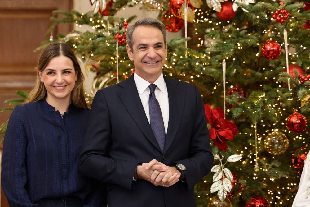 Το πρωτοχρονιάτικο μήνυμα του Κυριάκου Μητσοτάκη: Να υποδεχτούμε με αυτοπεποίθηση και αισιοδοξία την αυγή του νέου έτους (video)