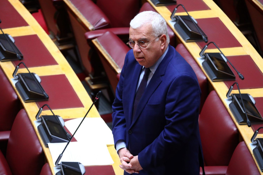 Καλύτερα να μασάει, παρά να μιλάει - Ξαναχτύπησε ο Στράτος Σιμόπουλος: «Οι αγρότες εκβιάζουν την κυβέρνηση»