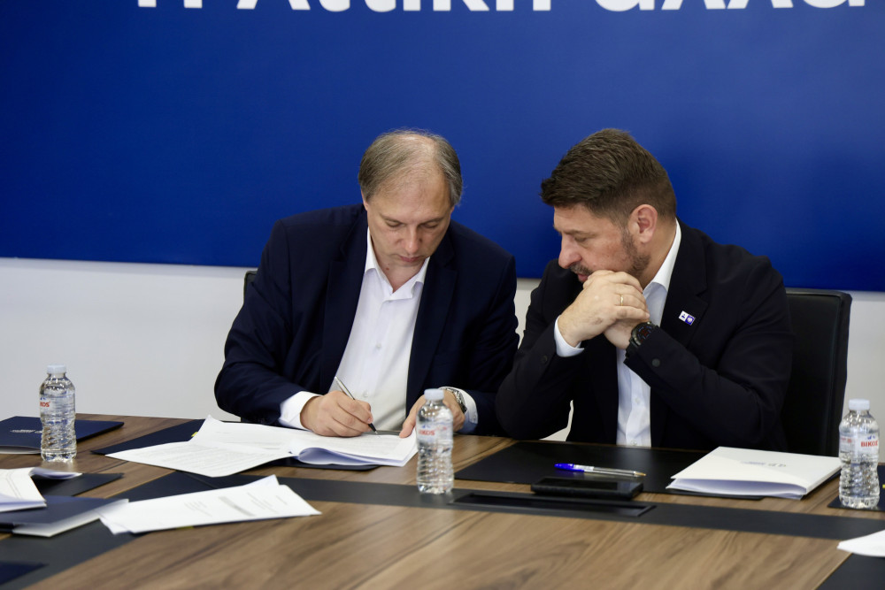 Περιφέρεια Αττικής: σύμβαση για την αναβάθμιση των αθλητικών εγκαταστάσεων Βύρωνα