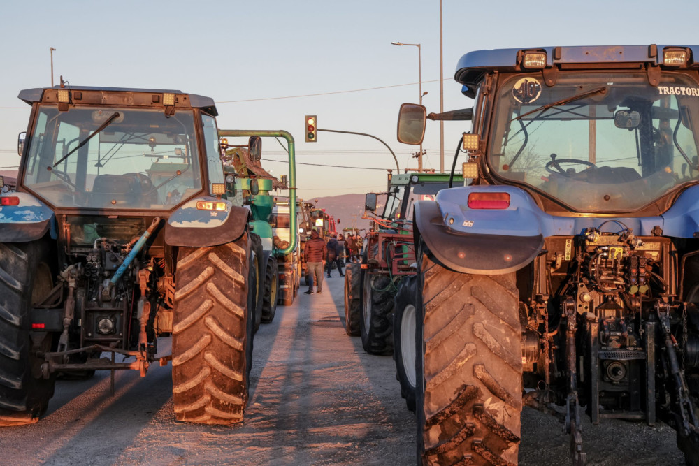 Τα μπλόκα έχουν τη δική τους ιστορία: από τους αγροτοσυνδικαλιστές του ’90 στους σημερινούς αγροτοπατέρες