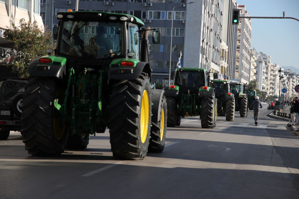 Θεσσαλονίκη: αναχώρησαν για τα μπλόκα οι αγρότες που απέκλεισαν το λιμάνι