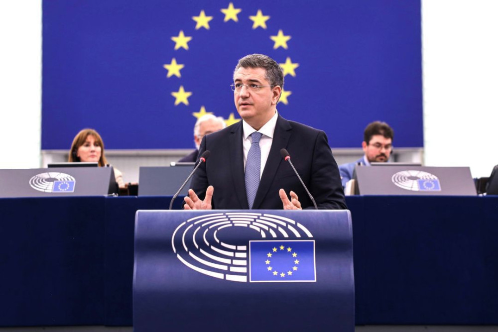 Απόστολος Τζιτζικώστας για ευρωπαϊκή αυτοκινητοβιομηχανία: ρεαλιστική στροφή - ευελιξία αντί για απαγορεύσεις