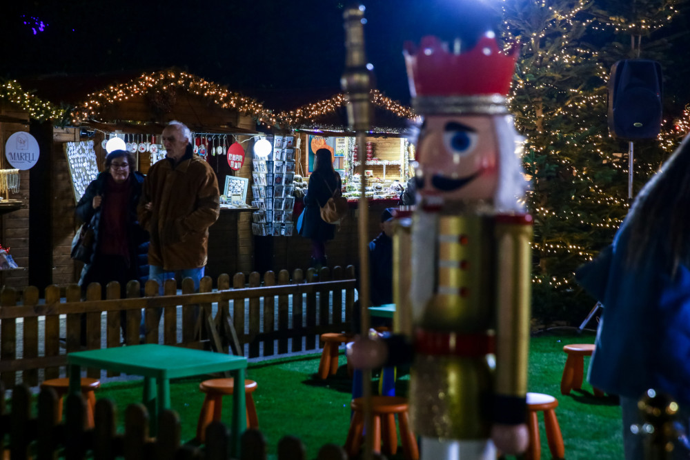 Γερμανία: πέντε συλλήψεις για επίθεση σε χριστουγεννιάτικη αγορά στη Βαυαρία