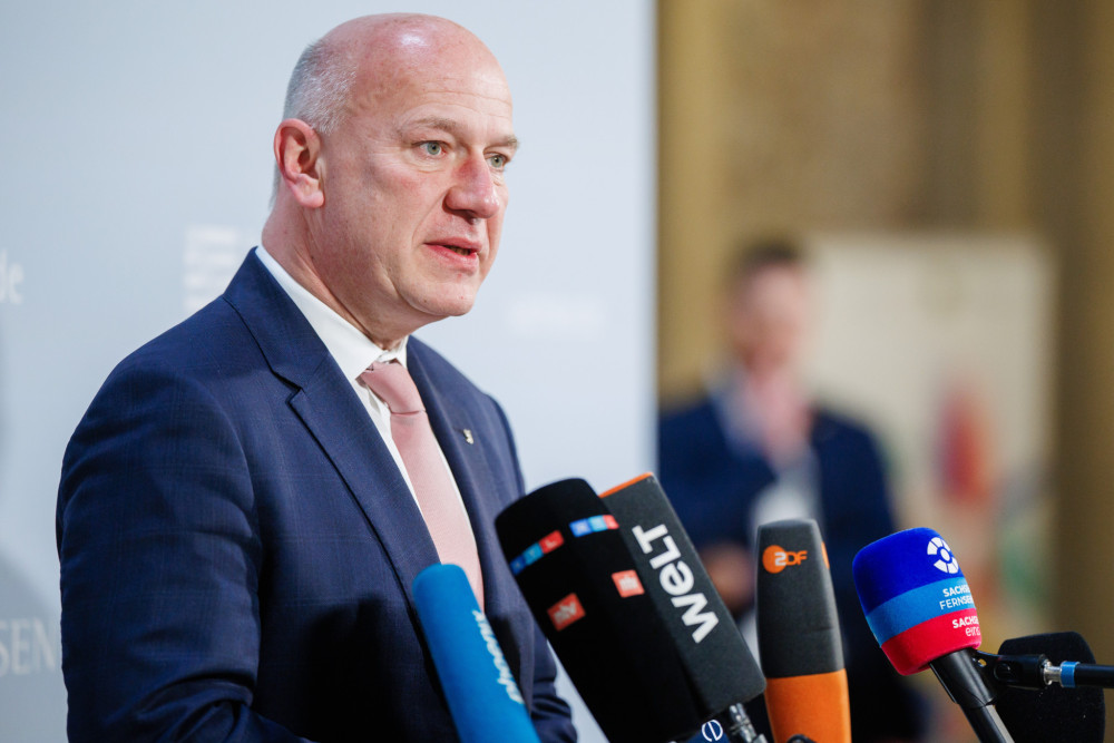 Πολιτική θύελλα στο Βερολίνο: στο στόχαστρο ο δήμαρχος που πήγε για τένις εν μέσω μπλακ άουτ