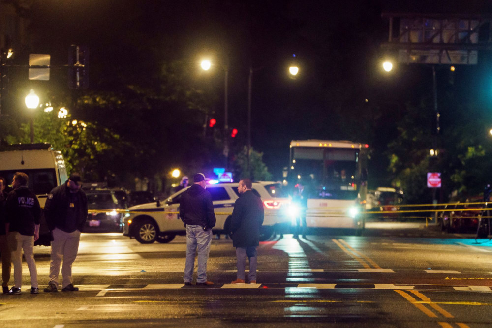 Νέα Υόρκη: αυτοκίνητο έπεσε στην είσοδο συναγωγής - «Εγκλημα μίσους» ερευνά η αστυνομία