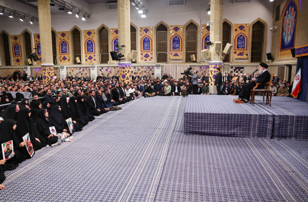 Ιράν-Επίθεση Χαμενεΐ στον Τραμπ: Να ασχοληθεί με τα προβλήματα της χώρας του