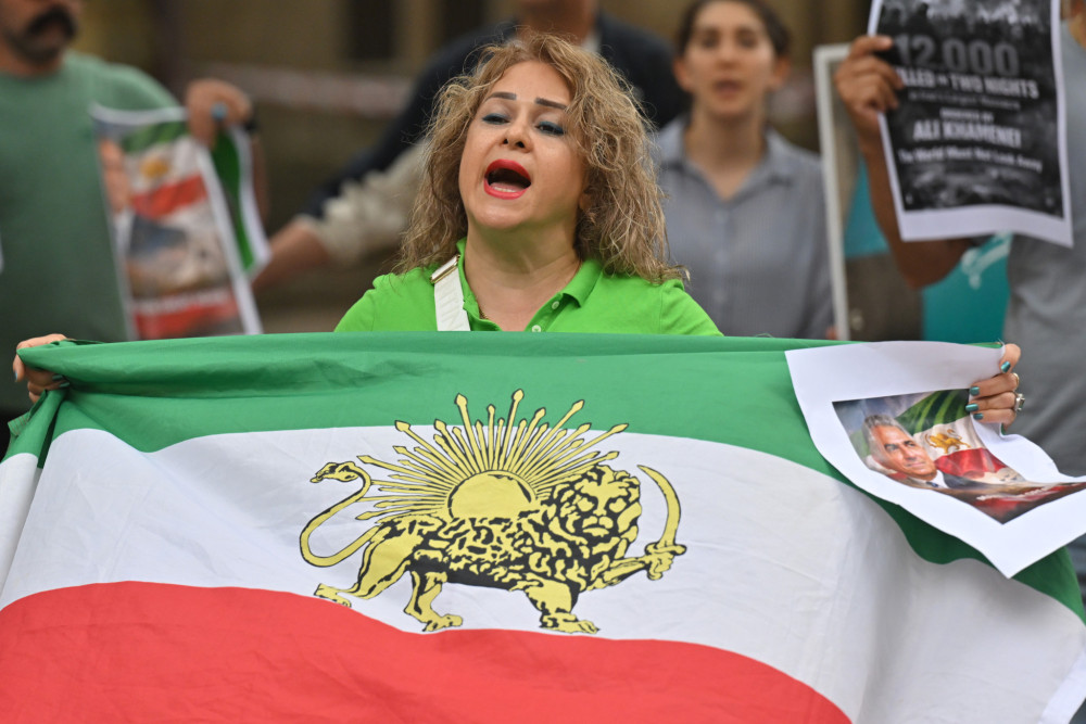 Ιταλία και Πολωνία καλούν τους πολίτες τους να εγκαταλείψουν το Ιράν