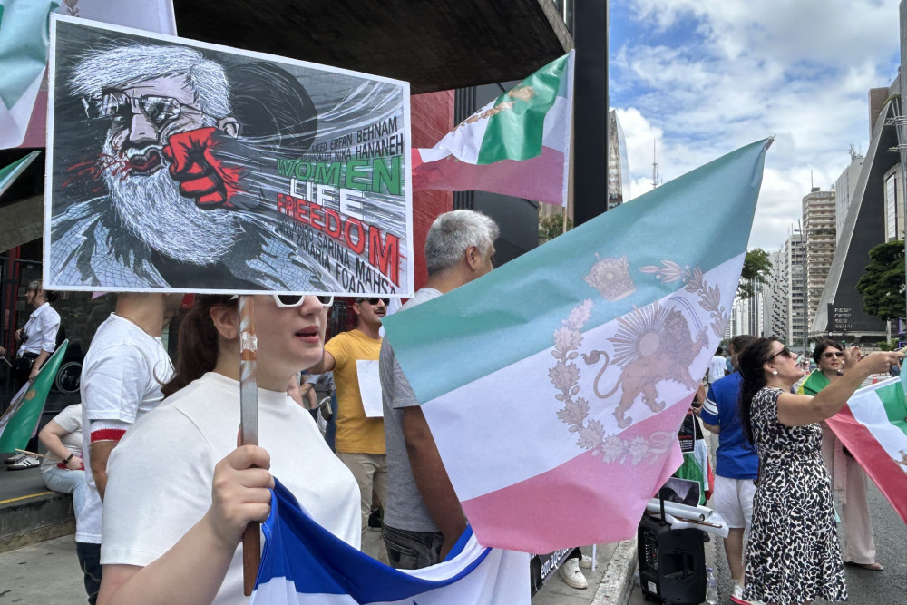 Χακάρισμα στην κρατική τηλεόραση του Ιράν - Μεταδόθηκαν μηνύματα των Ντόναλντ Τραμπ και Ρεζά Παχλαβί