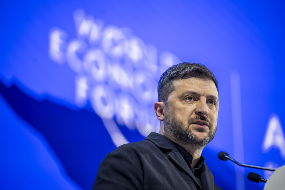 Σκληρή κριτική Βολοντίμιρ Ζελένσκι από το Νταβός στην Ευρώπη - «Σχεδόν έτοιμα» τα έγγραφα για το τέλος του πολέμου