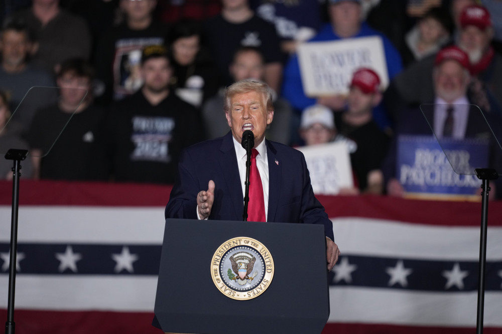 Μήνυμα ισχύος του Ντόναλντ Τραμπ προς το Ιράν: «Αρμάδα» των ΗΠΑ κατευθύνεται στην περιοχή