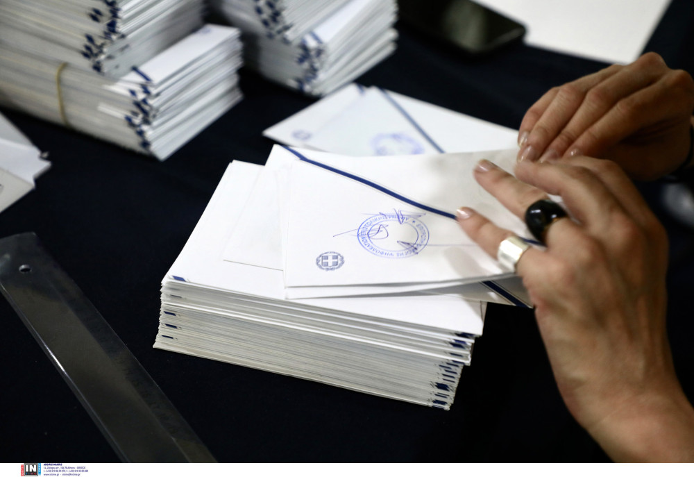 Επιστολική ψήφος για τους εκτός Ελλάδας εκλογείς και τριεδρική εκλογική περιφέρεια Απόδημου Ελληνισμού