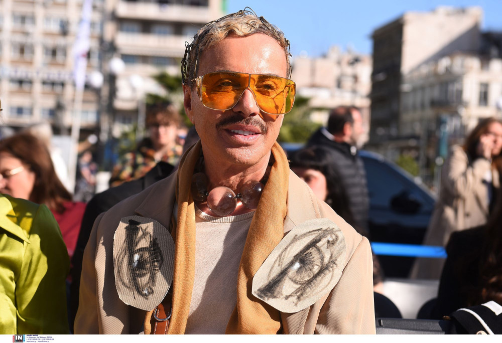 Ο Λάκης Γαβαλάς για την αισθητική των γιορτών και τις ημέρες ΠΑΣΟΚ (video)