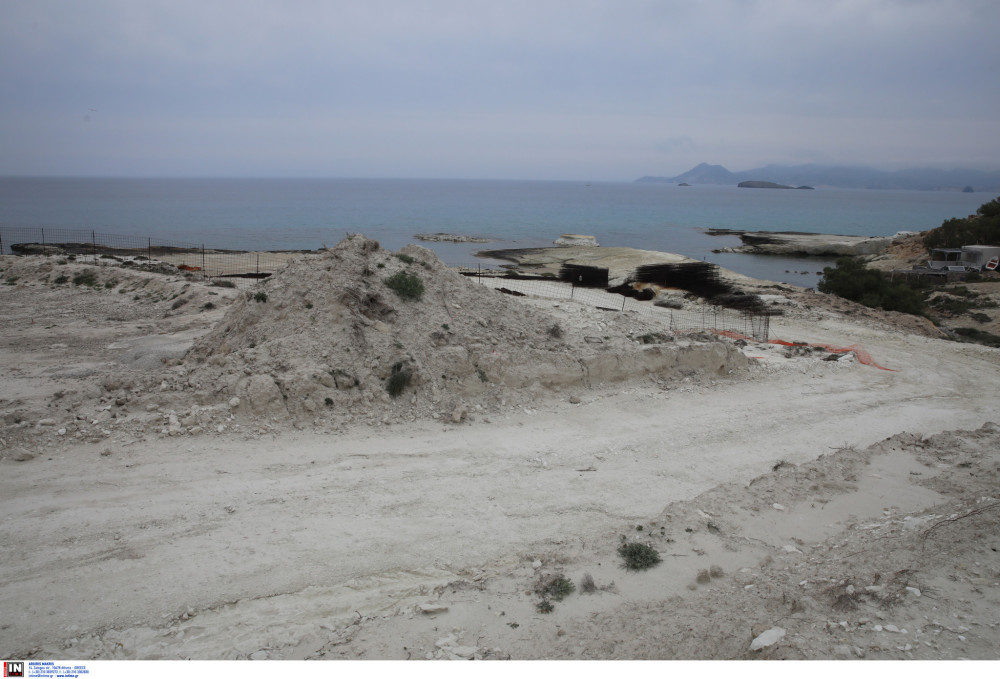 ΣτΕ: «Στοπ» στις οικοδομικές εργασίες του White Coast στη Μήλο - Προσωρινή αναστολή και έρευνα για παραβάσεις