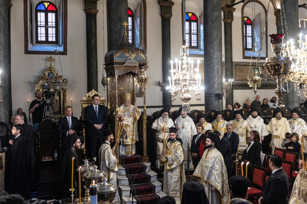 Στο Φανάρι για τα Θεοφάνια ο Κυριάκος Πιερρακάκης - Ευχές για «περισσότερο φως στις ζωές μας»
