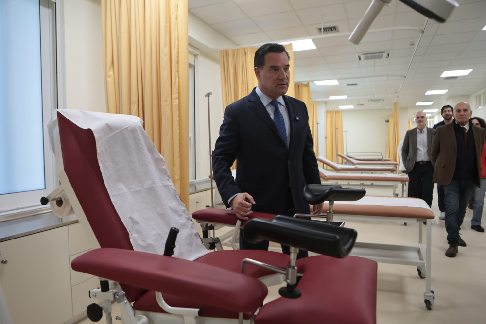 Άδωνις Γεωργιάδης: βίντεο από επίσκεψη στο νοσοκομείο «Γεννηματάς» - «Προβλέπω νέα κλάματα στην Αριστερά»